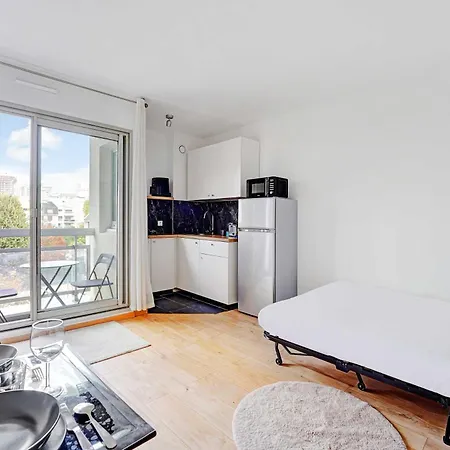 Charming 2p - * Courbevoie